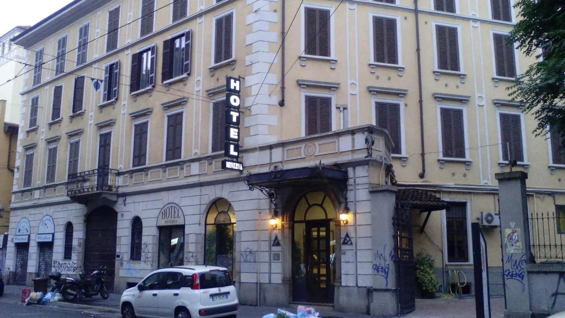 Staying In Navigli: 4 Hotel con Navetta Aeroporto Confrontati