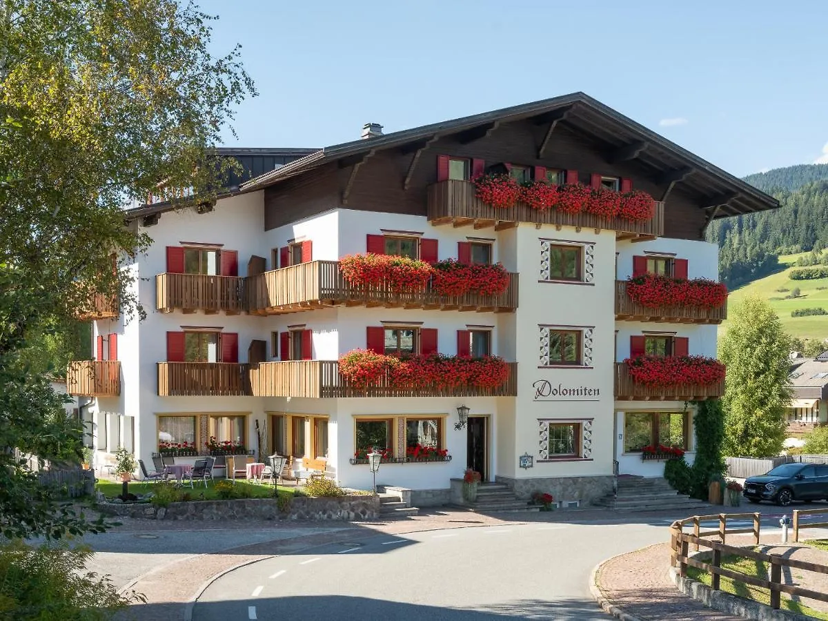 Soggiornare al Lago di Braies: 5 Hotel per Famiglie a Confronto