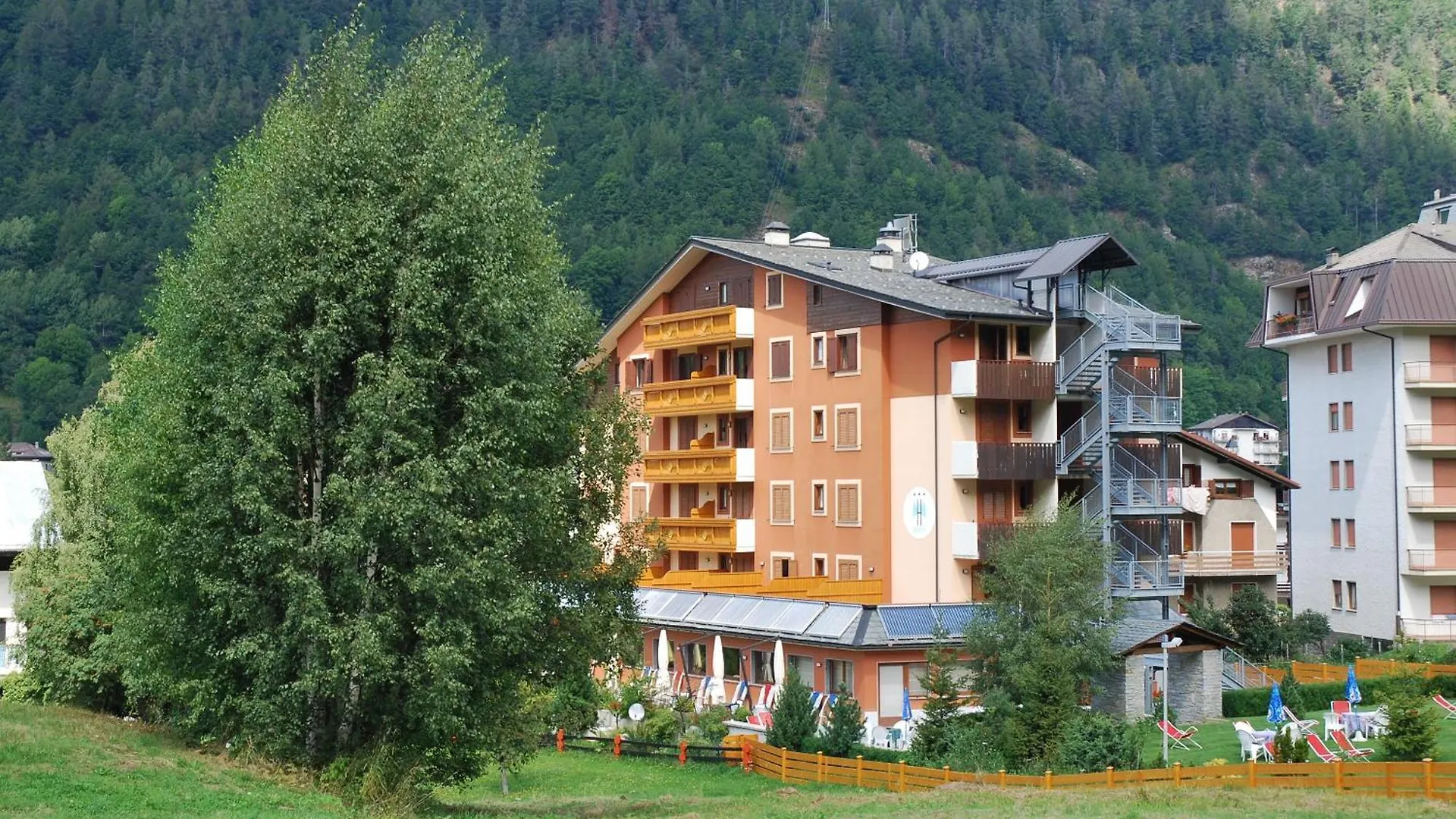 4 Hotel 3 Stelle Vicino a Prato Valentino da Prenotare